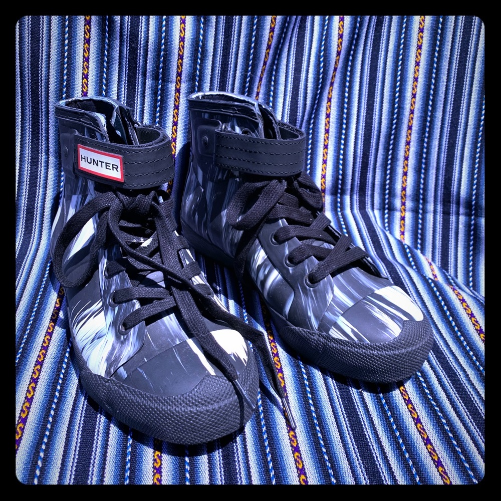 Hunter lace up rain booties